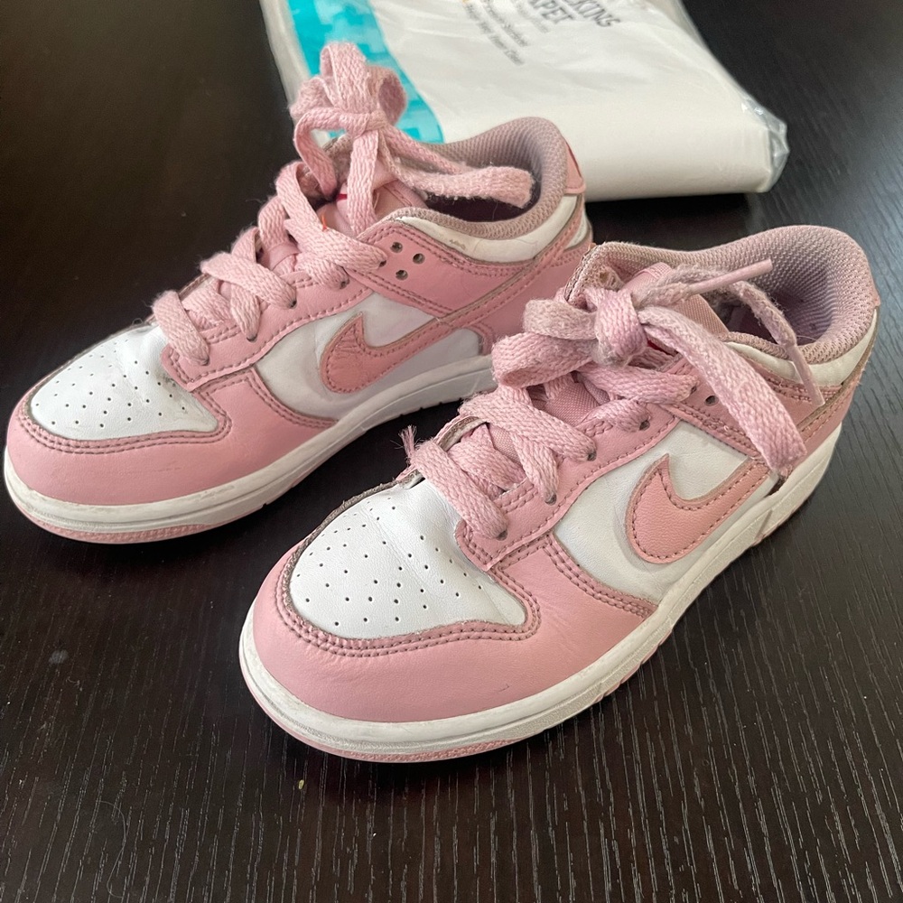 Nike Kids Sneakers in Pink and White